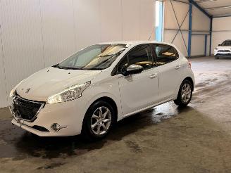 Peugeot 208 1.2 Vti 12V PureTech 82 Hatchback  Benzine 1.199cc 60kW (82pk) FWD picture 3