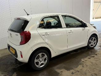 skadebil auto Kia Picanto 1.0 12V Hatchback  Benzine 998cc 49kW (67pk) FWD 2017/5