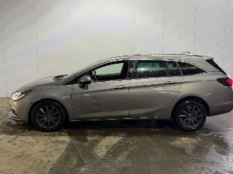 Opel Astra SPORTS TOURER 1.6 CDTI 110 16V Combi/o  Diesel 1.598cc 81kW (110pk) FWD picture 2