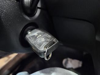 Volkswagen Golf 1.2 TSI 16V Hatchback  Benzine 1.197cc 63kW (86pk) FWD picture 17