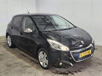 krockskadad bil auto Peugeot 208 1.2 Vti 12V PureTech Hatchback  Benzine 1.199cc 61kW (83pk) FWD 2019/10