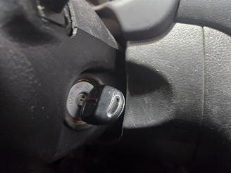 Mitsubishi Outlander 2.0 16V 4x2 SUV  Benzine 1.997cc 100kW (136pk) FWD picture 14
