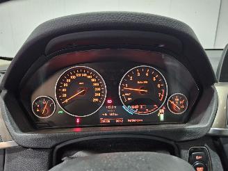 BMW 3-serie 316i 1.6 16V Combi/o  Benzine 1.598cc 100kW (136pk) RWD picture 13