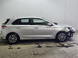 Hyundai I-30 1.6 CRDi 16V VGT Hatchback  Diesel 1.582cc 81kW (110pk) FWD picture 8