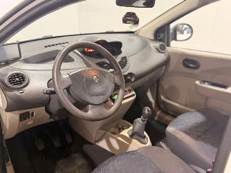 Renault Twingo 1.2 Hatchback picture 9