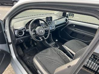 Volkswagen Up! 1.0 high up! Pano picture 10