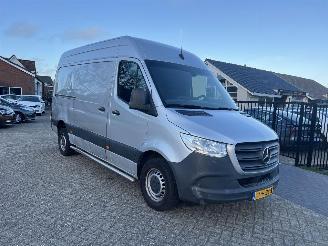 Schade bestelwagen Mercedes Sprinter 315 1.9 CDI L2H2 MBUX NAVI 2020/12