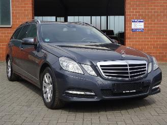 Mercedes E-klasse E 200 T CGI Avantgarde 135kw, Navi, Leer, Climate & Cruise control picture 3
