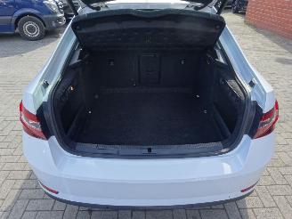 Skoda Superb 2.0 TDI Ambition Business, Panorama, Navi, DAB+, Climate & Cruise picture 27