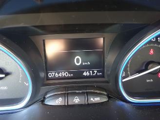 Peugeot 208 1.2i Intuitive, Leer, Navi-MMS, Cruise & Climate picture 16