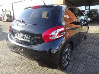 Peugeot 208 1.2i Intuitive, Leer, Navi-MMS, Cruise & Climate picture 23