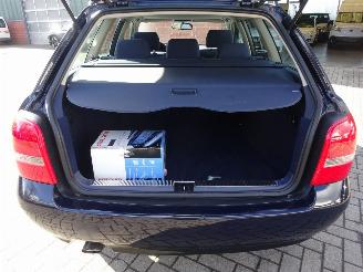 Audi A4 Avant 1.6 Advance 74kw, Navi, Climate & Cruise control, ZEER MOOI !! picture 10