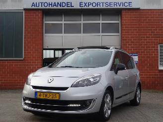 krockskadad bil auto Renault Grand-scenic TCe 85kw Bose Edition, 7 persoons, Panorama, Leer, Navi, Climate & Cruise 2012/9