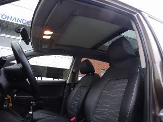 Kia Venga Summer Edition 1.4 CVVT, Panorama, Navi, Leer, Airco, Cruise picture 12