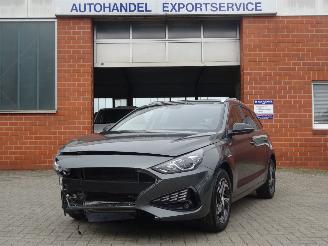 skadebil auto Hyundai I-30 Stationwagon 88kw Hybride, Climate & Cruise, Navi, Laneassist 2023/10
