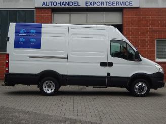 Iveco Daily 40-C15 3.0 107kw, Airco, Cruise, Trekhaak 3500 kg picture 6