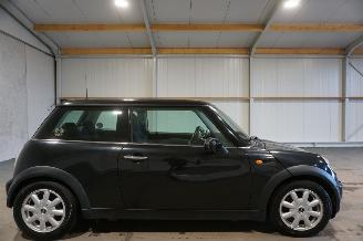 Voiture accidenté Mini Mini 1.6 66kW ONE SALT 2002/6