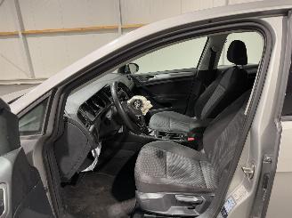 Volkswagen Golf 1.0TSI 63kW Navi Airco Trendline picture 32