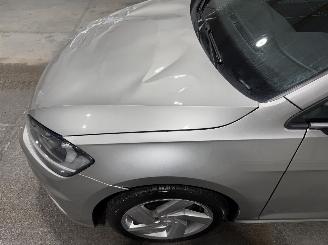 Volkswagen Golf 1.0TSI 63kW Navi Airco Trendline picture 15