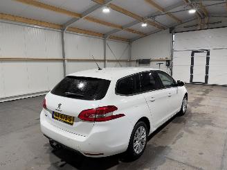 Peugeot 308 SW 1.2PureTech 96kW Blue Lease Executive picture 6