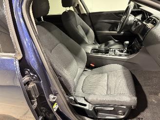 Jaguar XE 2.0D 120kW Portfolio Clima Navi picture 21