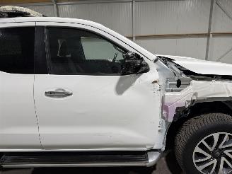 Nissan Navara 2.3dCi 120kW N-Connecta King Cab picture 20