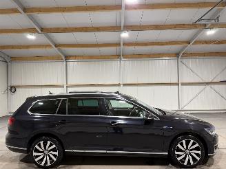 Schadeauto Volkswagen Passat GTE 1.4TSI 115kW HighLine Leder Panoramadak 2015/12