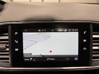 Peugeot 308 1.2PureTech 81kW Blue Lease Executive picture 17