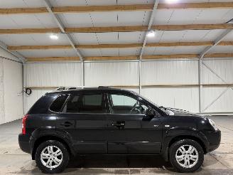 damaged passenger cars Hyundai Tucson 2.0i 104kW 4WD Style 2006/2