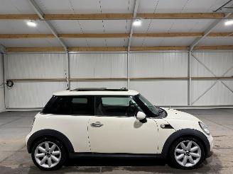 Schadeauto Mini Mini 1.6 72kW Pano Airco One Chili 2011/6