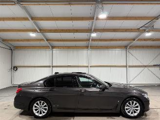 Auto incidentate BMW 7-serie 740e 190kW Automaat Schuifkantel iPerformance High Executive Luchtvering 2016/9