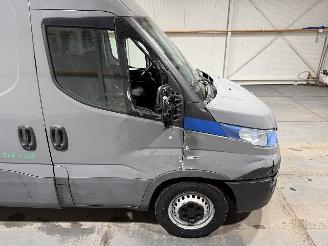 Iveco Daily 3.0CNG 100kW Airco H3 picture 18