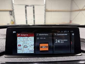 BMW 3-serie 318i 100kW Automaat Luxury Edition picture 17