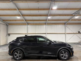 Schadeauto Ford Mustang Mach-E 98kWh Extended RWD 2021/1