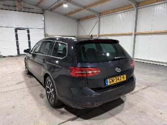 Volkswagen Passat 1.6TDI 88kW Automaat Pano Business Edition picture 12