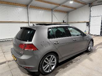 Volkswagen Golf 1.4TSI 110kW ACT Business Edition R Pano picture 5