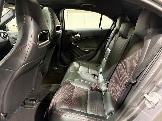 Mercedes A-klasse 180 90kW Automaat Pano Prestige picture 35