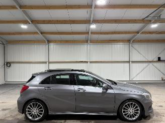 krockskadad bil auto Mercedes A-klasse 180 90kW Automaat Pano Prestige 2013/1