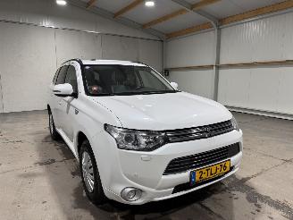 Mitsubishi Outlander 2.0PHEV 89kW AWD Automaat Instyle+ Schuifkanteldak picture 3