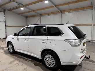 Mitsubishi Outlander 2.0PHEV 89kW AWD Automaat Instyle+ Schuifkanteldak picture 11