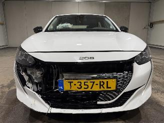 Peugeot e-208 50kWh 100kW Active Pack picture 23