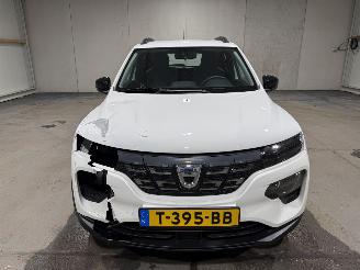 Dacia Spring 27kWh 33kW Comfort Plus Orange Pack picture 4