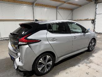 Nissan Leaf 40kWh 110kW Tekna picture 5