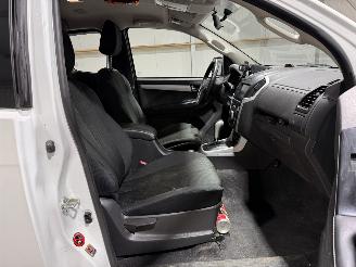 Isuzu D-Max 1.9d 120kW Automaat Extended Cab X-Country picture 35