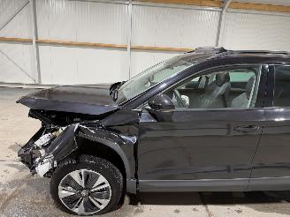 Skoda Karoq 1.5TSI 110kW ACT Business Edition Pano picture 13