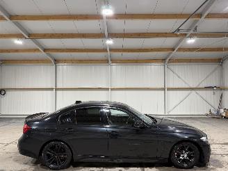 skadebil auto BMW 3-serie 320i 135kW Automaat Schuifkantel M Sport Edition 2019/1