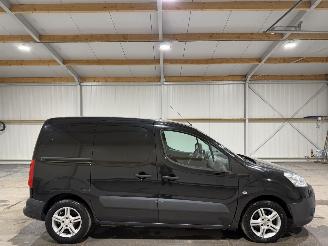 skadebil bedrijf Peugeot Partner 1.6HDI 55kW Airco  L1 XR Profit + 2010/8