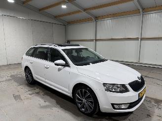 Skoda Octavia 1.6TDI 81kW Automaat GreenTech Edition BusinessLine Pano picture 2