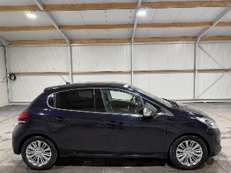 uszkodzony samochody osobowe Peugeot 208 1.2PureTech 81kW Clima Allure 2018/8