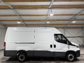 skadebil bedrijf Iveco Daily 2.3 85kW Airco 35S12V H3 2019/1